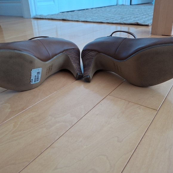 Call it Spring heel - Picture 5 of 7